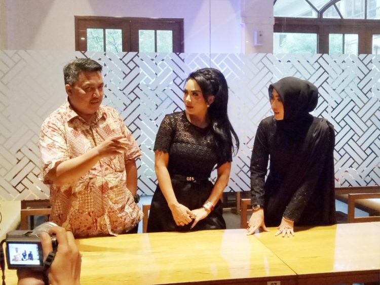 Obrolan VM dan KD di Indonesia Fashion Week 2018 Bersama Blogger